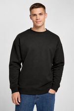 Herren Premium Sweatshirt Crewneck schwarz Modelfoto – DTF Druck Markendruckerei
