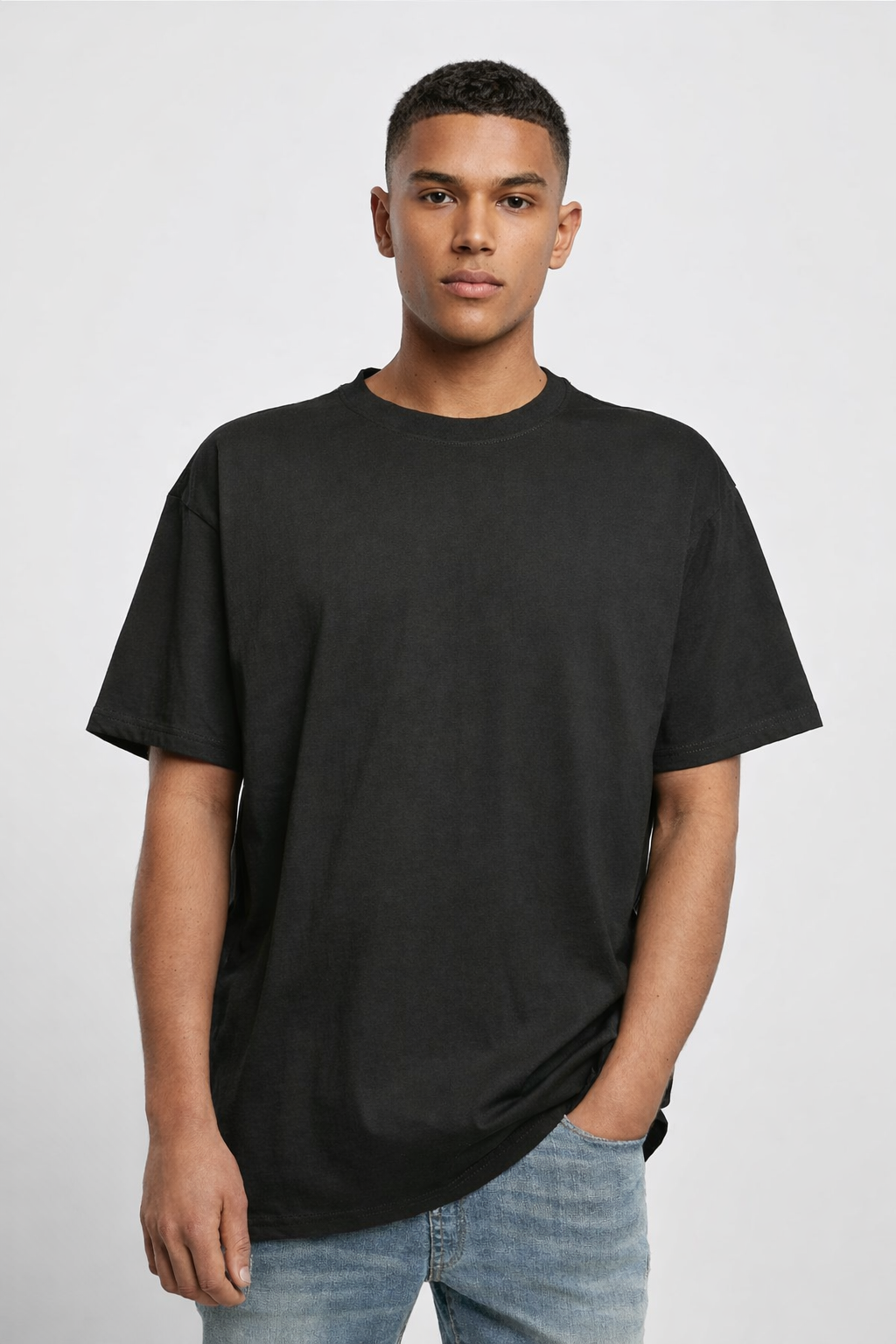 Oversize T-Shirt Rundhals schwarz Modelfoto – DTF Druck Markendruckerei