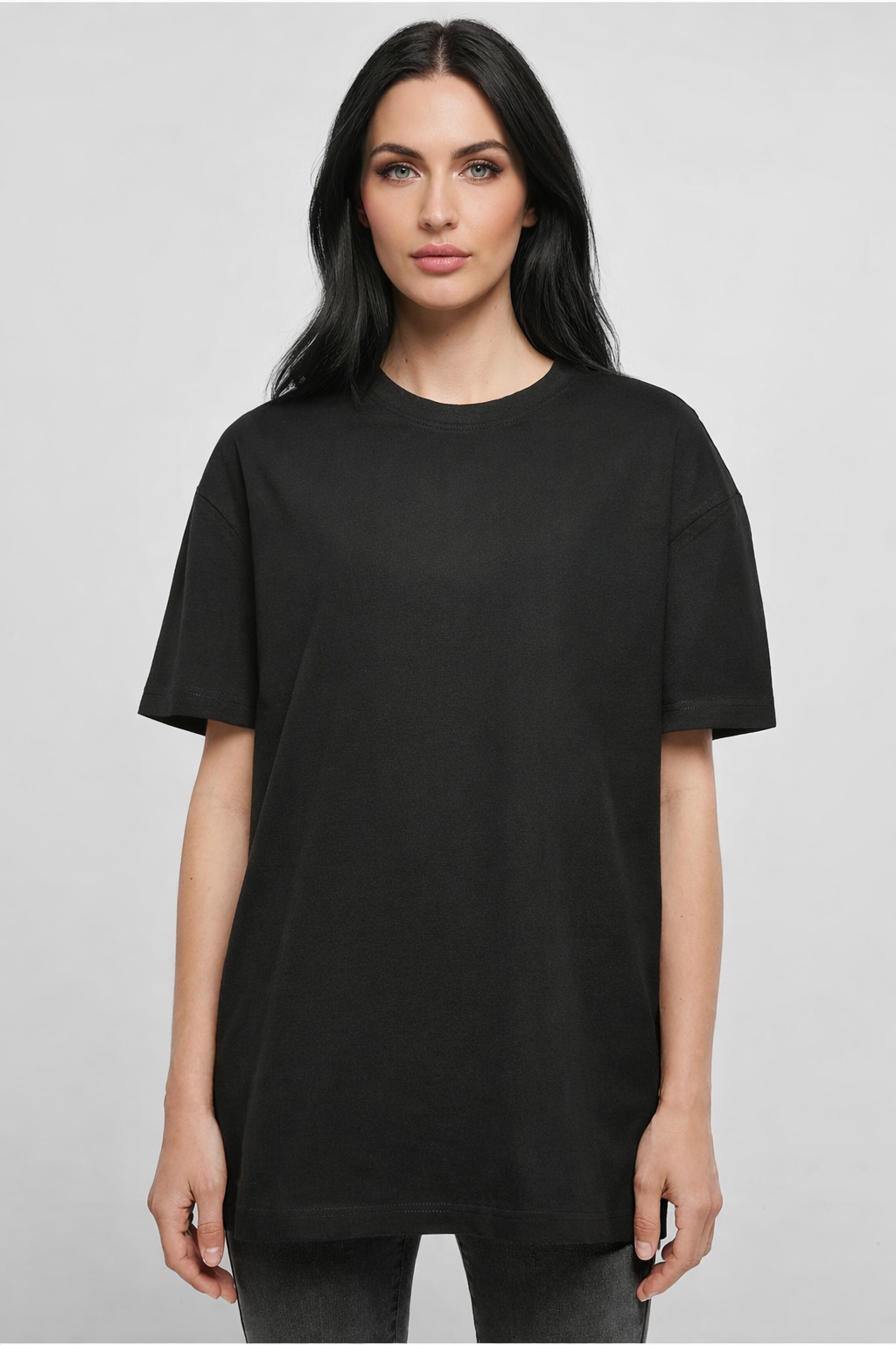 Damen Oversize T-Shirt Rundhals schwarz Modelfoto – DTF Druck Markendruckerei